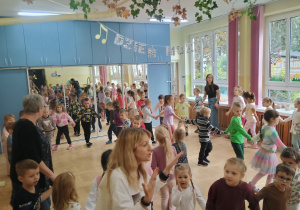 Zabawy taneczne z okazji dnia muzyki