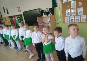 Dzieci przed występem