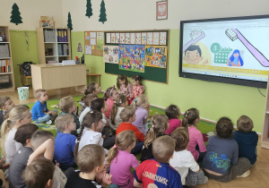 Dzieci poznają zasady dbania o zęby