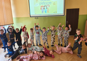 Grupa I w piżamach